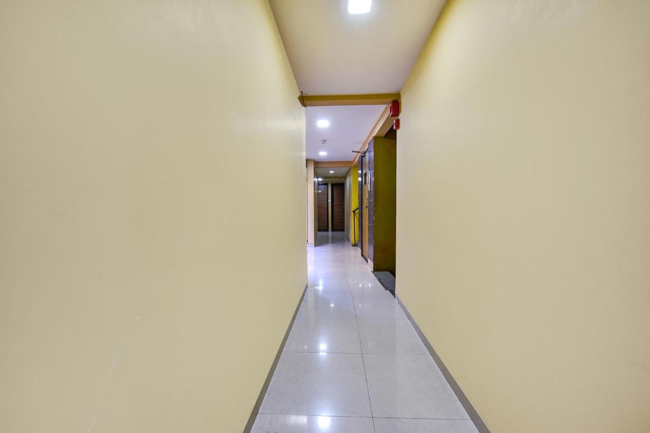 Fabhotel Rb Residency Szúrat Kültér fotó