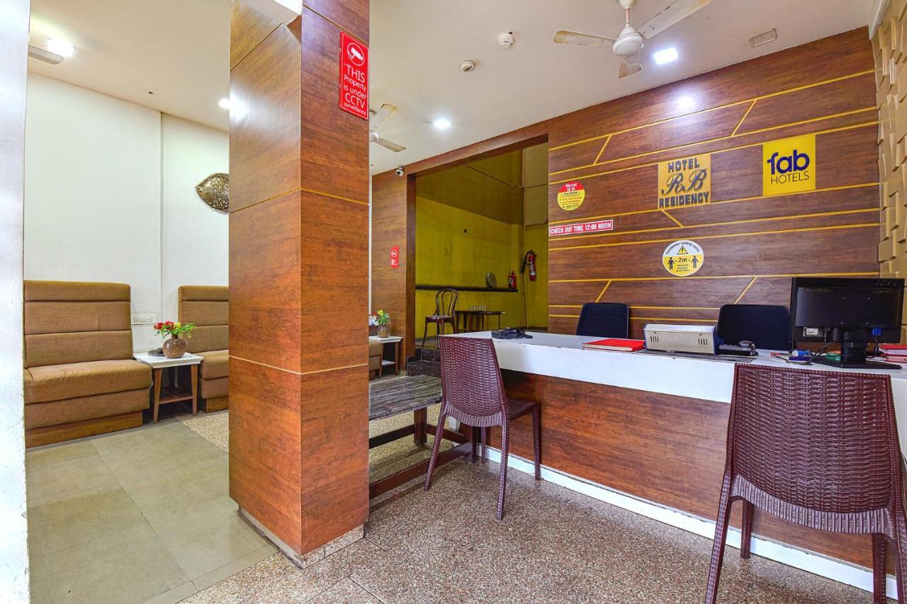 Fabhotel Rb Residency Szúrat Kültér fotó